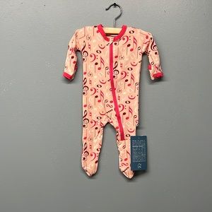 Kickee pants footie with zipper peach blossom music class